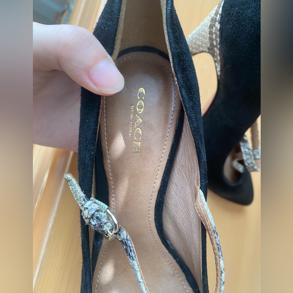 Coach Fulton Black Suede and Snakeskin T-Strap Pointed-toe Stiletto Pumps Size 7 - Picture 4 of 7